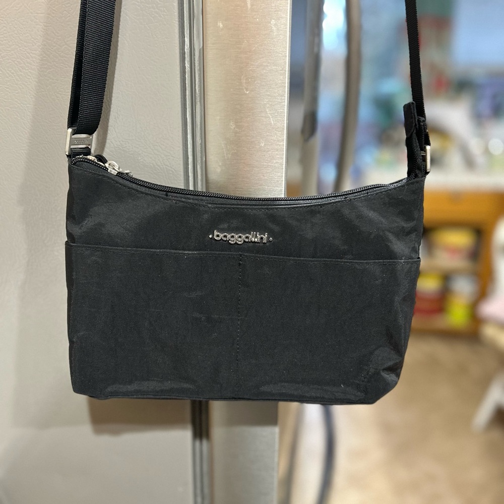 Baggallini Janet Rfrid crossbody bag